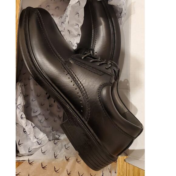 BRAND NEW in Box - Mens Dress Shoes size 9 - Picture 2 of 5